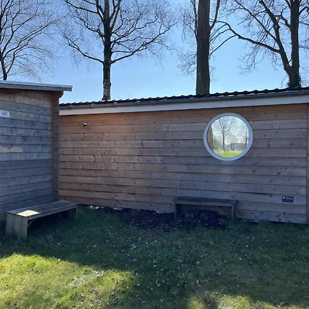 Tinyhouse - De Esdoorn Zes キャンプ場 *