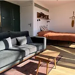 Tinyhouse - De Esdoorn Zes مكان تخييم