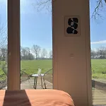 Tinyhouse - De Esdoorn Zes مكان تخييم Neede