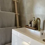 مكان تخييم Tinyhouse - De Esdoorn Zes *
